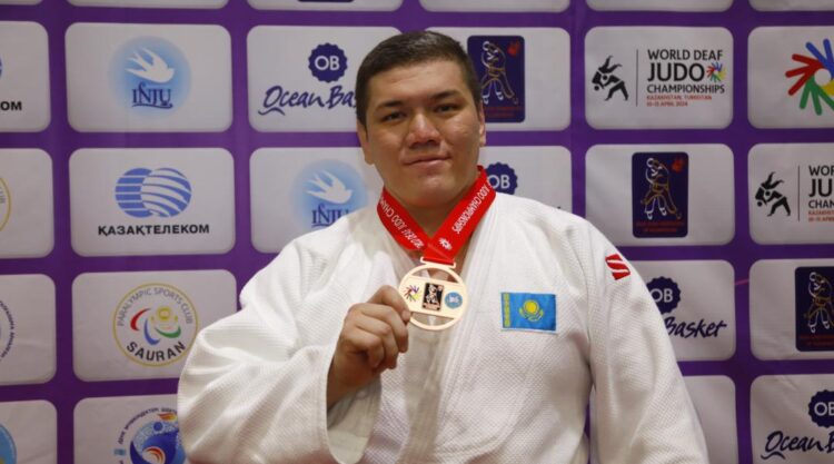 Сурдо дзюдо: астанчанин Сабыржан Хапизов стал бронзовым призером чемпионата мира
