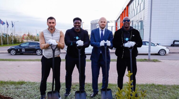 Легендарные футболисты приняли участие в экологической акции «Таза Қазақстан» в Астане